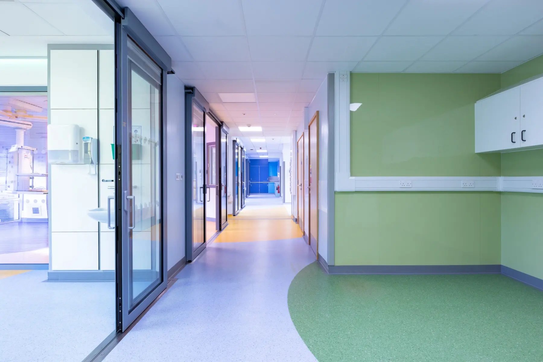 UHS-PICU-100_dbf8d6a38dd21a4600d81f78eddca413